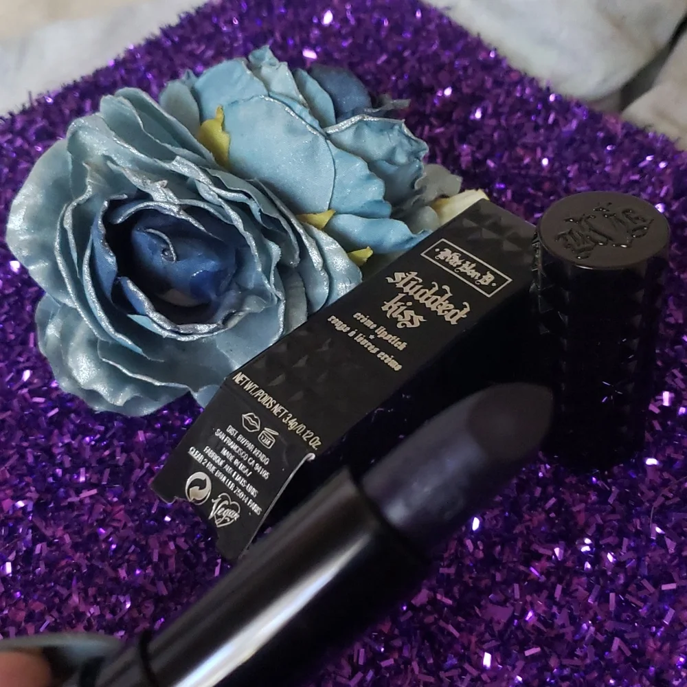 ❇️🧚‍♀️POE Kat Von D DISCONTINUED Studded Kiss Lipstick NWT